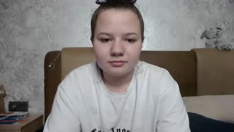 girl_cute07 online show from 16, 5, 2026