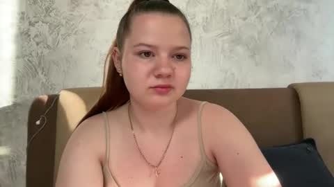 girl_cute07 online show from 27, 5, 2026