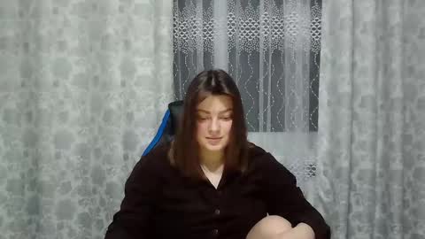 girl_leya online show from 2, 2, 2025