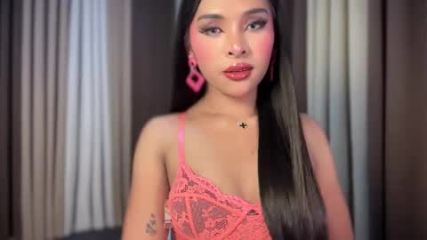 queen ronna online show from 25, 4, 2026