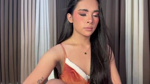 queen ronna online show from 25, 6, 2026