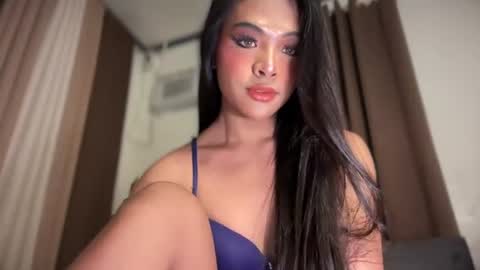 queen ronna online show from 25, 7, 2026