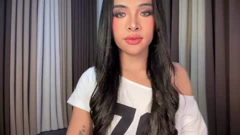 queen ronna online show from 26, 7, 2026