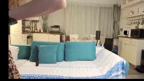 Girlfriend online show from 2, 12, 2025