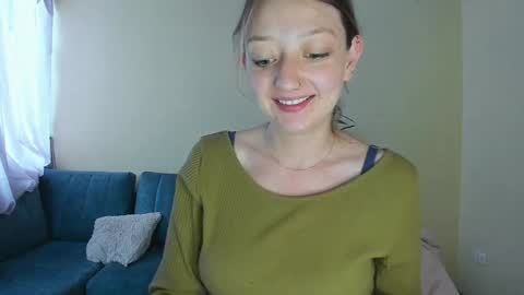 Snapshot of girlsativa chatting on 6, 1, 2025 Maze    Thumbs up online show from 6, 1, 2025