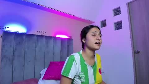 GISELLE ROLDAN online show from 18, 6, 2026