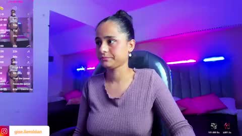 GISELLE ROLDAN online show from 9, 8, 2026