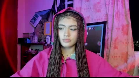 Snapshot of giulietta_mon chatting on 18, 12, 2024 Giulietta online show from 18, 12, 2024