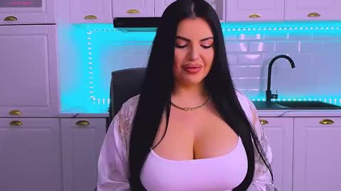 Giulia online show from 3, 3, 2026