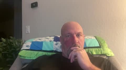 Snapshot of giveitup193 chatting on 2, 5, 2026 giveitup193 online show from 2, 5, 2026