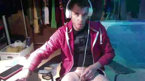 Snapshot of gizmomaster chatting on 10, 9, 2025 dutch rave guy c2c dutch online show from 10, 9, 2025