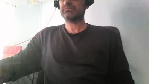 Snapshot of gjustaguym chatting on 10, 4, 2026 gjustaguym online show from 10, 4, 2026