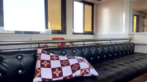 gleiahong online show from 7, 11, 2025