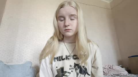 Snapshot of glennabeem chatting on 16, 4, 2026 Laura online show from 16, 4, 2026