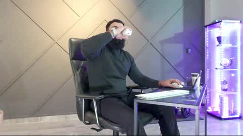 Matthew .. for short call me Matt online show from 4, 12, 2024