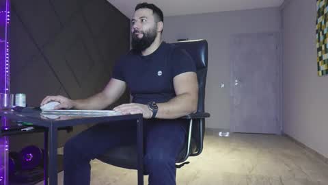 Matthew .. for short call me Matt online show from 20, 12, 2025