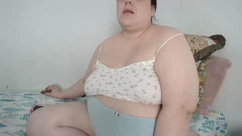 Snapshot of glitterwater chatting on 20, 2, 2026 suzy online show from 20, 2, 2026