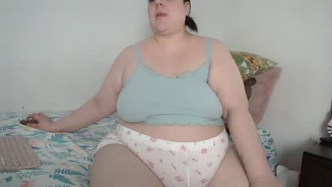 Snapshot of glitterwater chatting on 23, 2, 2026 suzy online show from 23, 2, 2026