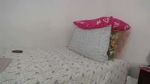 Snapshot of glitterwater chatting on 28, 2, 2026 suzy online show from 28, 2, 2026