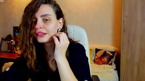 Gloria Wood online show from 31, 10, 2025