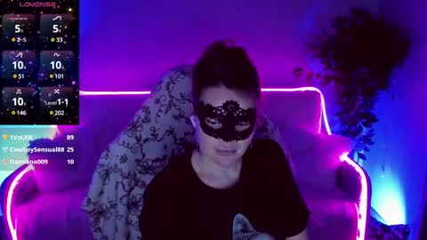 gloriagrays online show from 8, 3, 2025