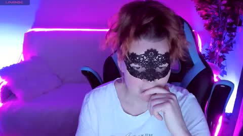 gloriagrays online show from 17, 9, 2025