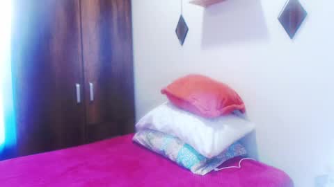 Snapshot of gloriawhitte7 chatting on 1, 12, 2024 gloriawhitte7 online show from 1, 12, 2024