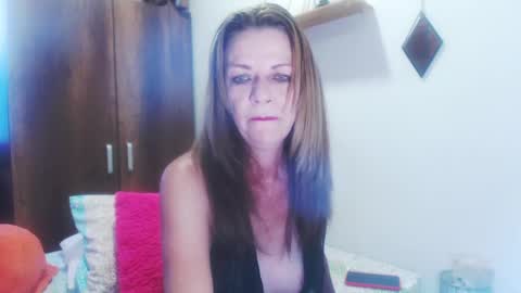 Snapshot of gloriawhitte7 chatting on 7, 12, 2024 gloriawhitte7 online show from 7, 12, 2024