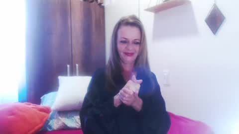Snapshot of gloriawhitte7 chatting on 8, 12, 2024 gloriawhitte7 online show from 8, 12, 2024