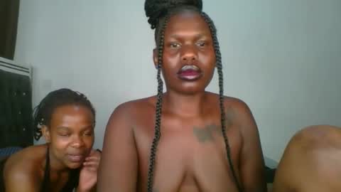 Snapshot of glossybabe77 chatting on 7, 3, 2026 glossybabe77 online show from 7, 3, 2026