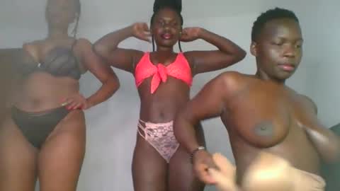 Snapshot of glossybabe77 chatting on 20, 3, 2026 glossybabe77 online show from 20, 3, 2026