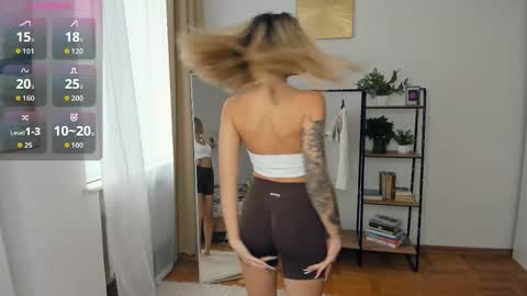 Snapshot of glossybabe_ chatting on 12, 9, 2025 Cherry online show from 12, 9, 2025