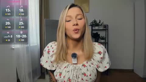 Snapshot of glossybabe_ chatting on 15, 9, 2025 Cherry online show from 15, 9, 2025