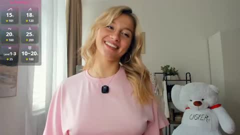 Snapshot of glossybabe_ chatting on 4, 8, 2026 Cherry online show from 4, 8, 2026