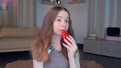 Ann Eliz and Gigi online show from 8, 5, 2026
