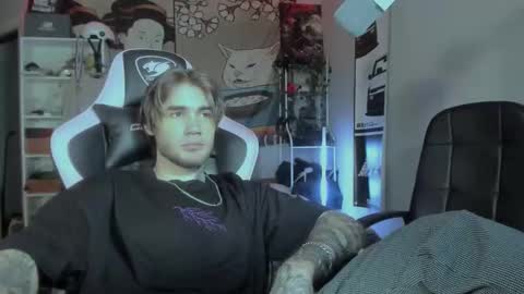 Snapshot of go_v_cs chatting on 13, 10, 2025 NPC online show from 13, 10, 2025