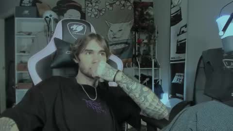 Snapshot of go_v_cs chatting on 18, 10, 2025 NPC online show from 18, 10, 2025