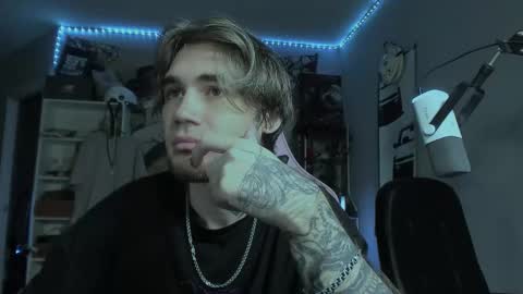 Snapshot of go_v_cs chatting on 19, 10, 2025 NPC online show from 19, 10, 2025