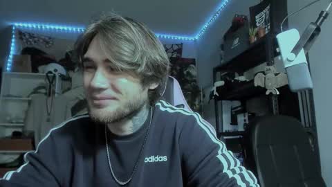 Snapshot of go_v_cs chatting on 22, 10, 2025 NPC online show from 22, 10, 2025