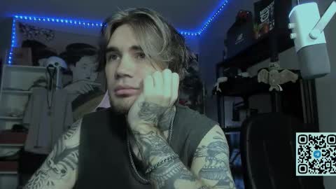 Snapshot of go_v_cs chatting on 25, 10, 2025 NPC online show from 25, 10, 2025