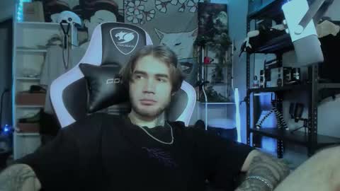 Snapshot of go_v_cs chatting on 28, 10, 2025 NPC online show from 28, 10, 2025