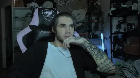 Snapshot of go_v_cs chatting on 6, 11, 2025 NPC online show from 6, 11, 2025