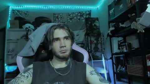 Snapshot of go_v_cs chatting on 15, 11, 2025 NPC online show from 15, 11, 2025