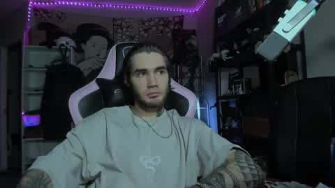 Snapshot of go_v_cs chatting on 4, 12, 2025 NPC online show from 4, 12, 2025