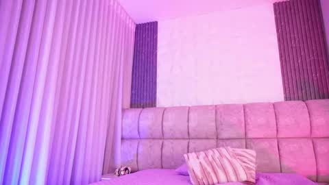 goddess_eli77 online show from 25, 4, 2026