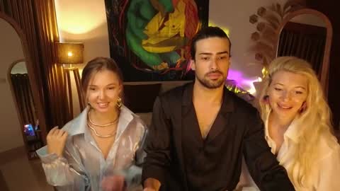   330 UTC2 girls   online show from 16, 5, 2026