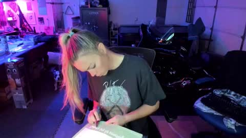 Patricia Mars           Goddess of Mars twitter thegoddessmindy online show from 23, 10, 2025