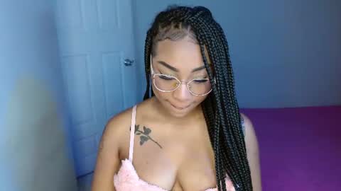 Snapshot of goddess_val chatting on 1, 8, 2026 Valentina online show from 1, 8, 2026
