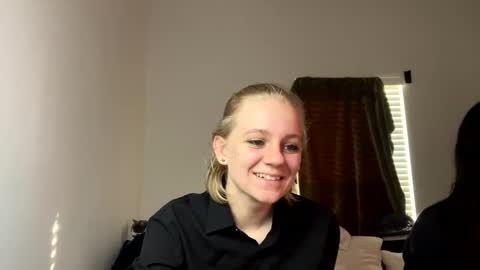 Snapshot of goddessfeyaa chatting on 5, 12, 2024 feyaa22 online show from 5, 12, 2024