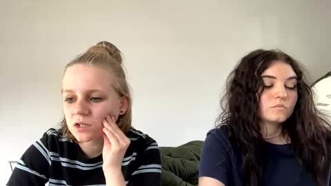 Snapshot of goddessfeyaa chatting on 10, 1, 2025 feyaa22 online show from 10, 1, 2025